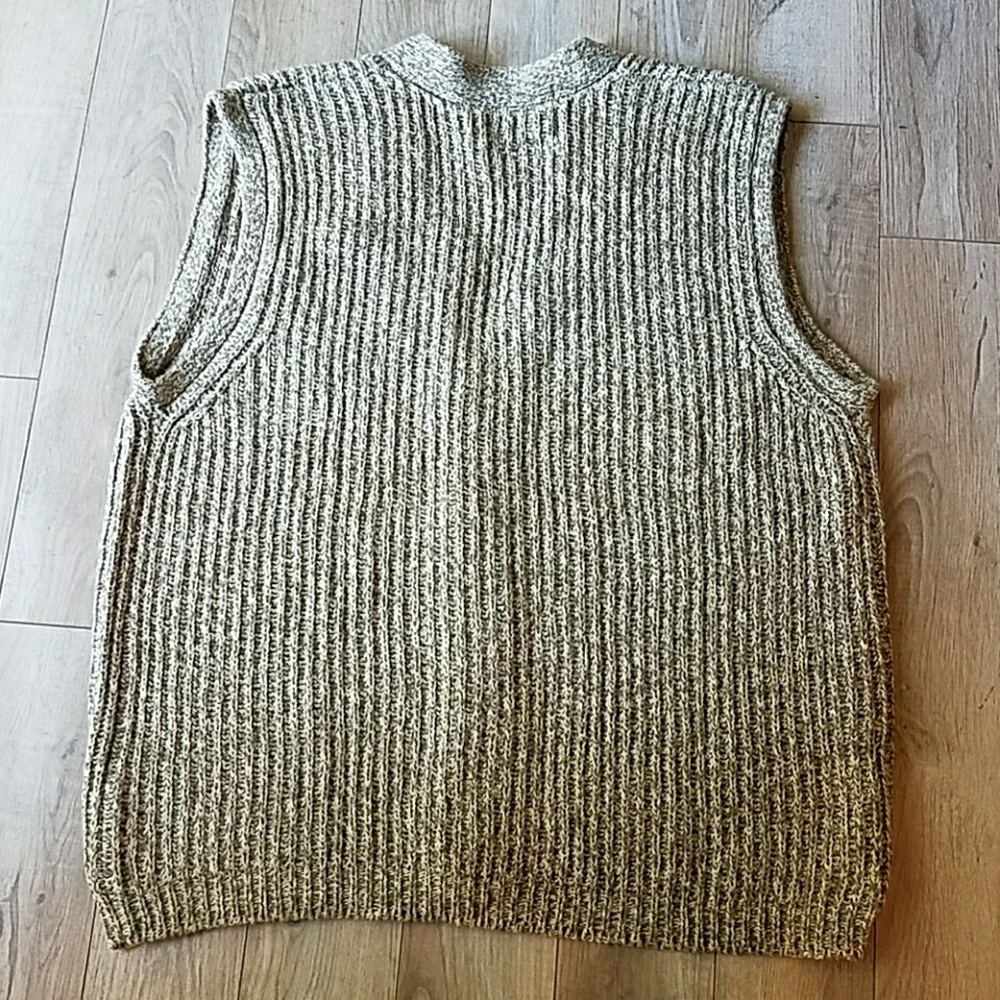 Abercrombie and Fitch The Big Sweater  vest - Picture 4 of 7